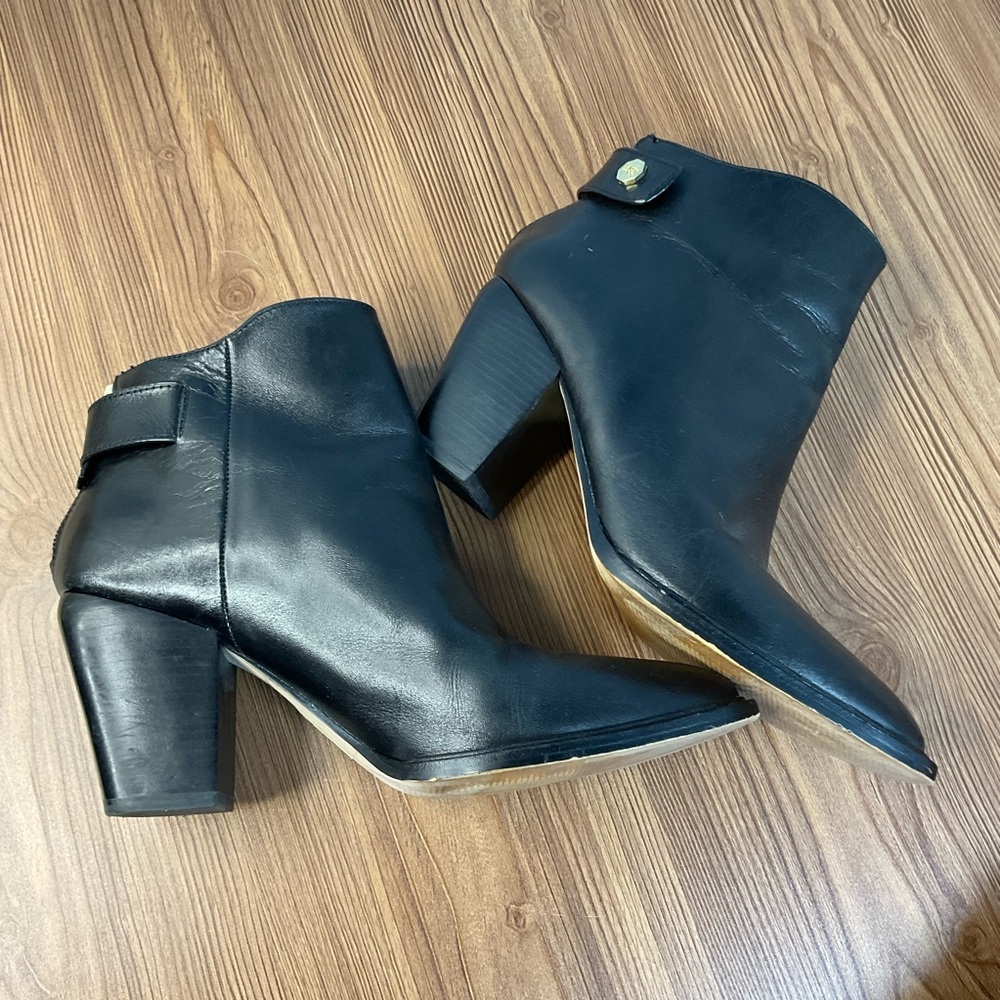 Louise et Cie Black Leather Ankle Booties women's size 9 (40) like NEW!